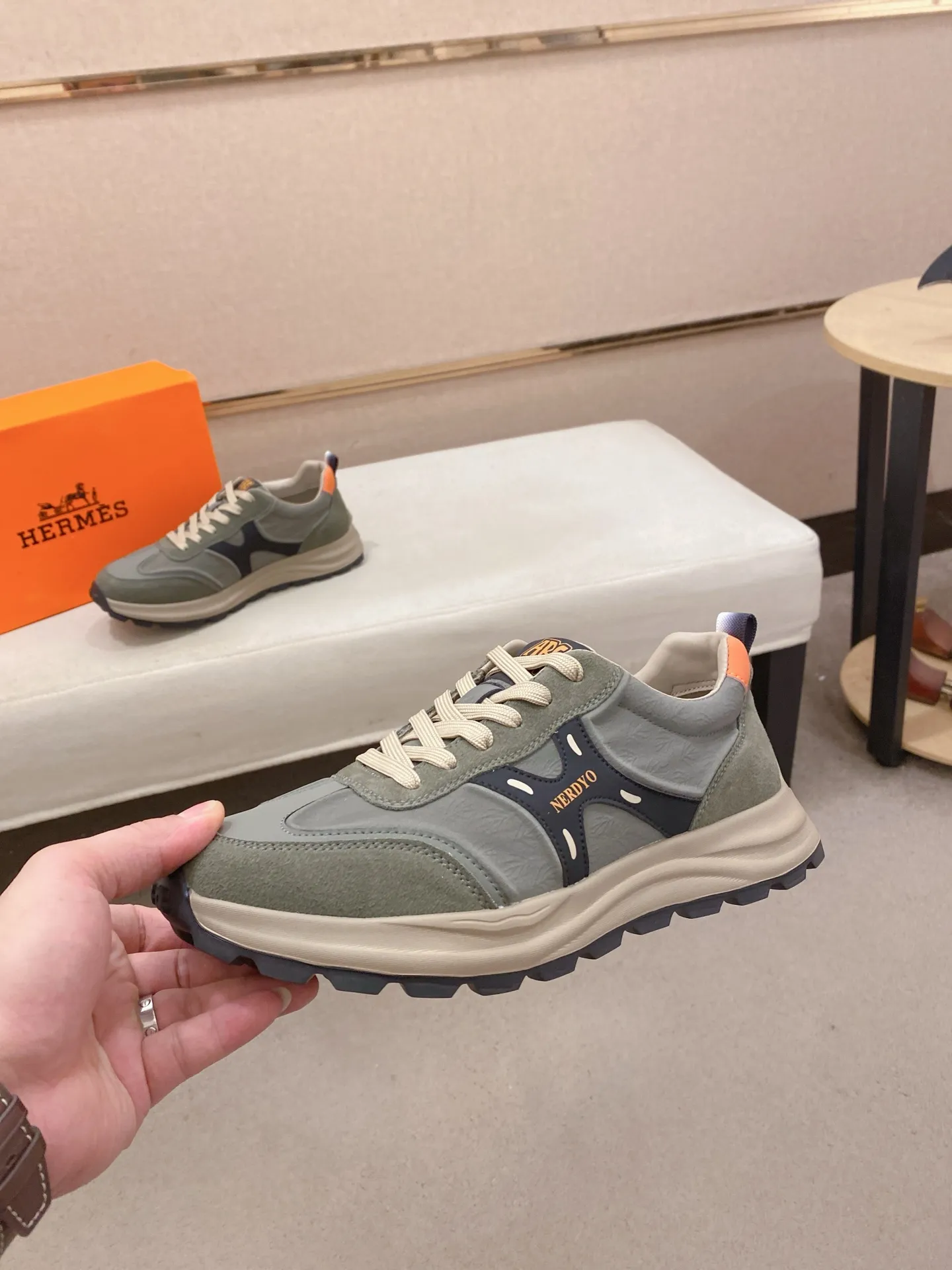 Men's clothing and shoes💰: 440💰《HERMES》【Classic Original Version】Hermès; Top 🔝 Purchasing Agency 🔍🔍Latest 🇺🇸Sold simultaneously at counters, original imported from Italy ▲▲ suede cowhide Equipped with breathable mesh ▲▲Exquisite workmanship (breathable mesh imported from Italy) sole: original sole provided by the original factory, ⚠️exclusive double-layer activity·TPR·rubber·combined molded outsole; Code number: 38-44